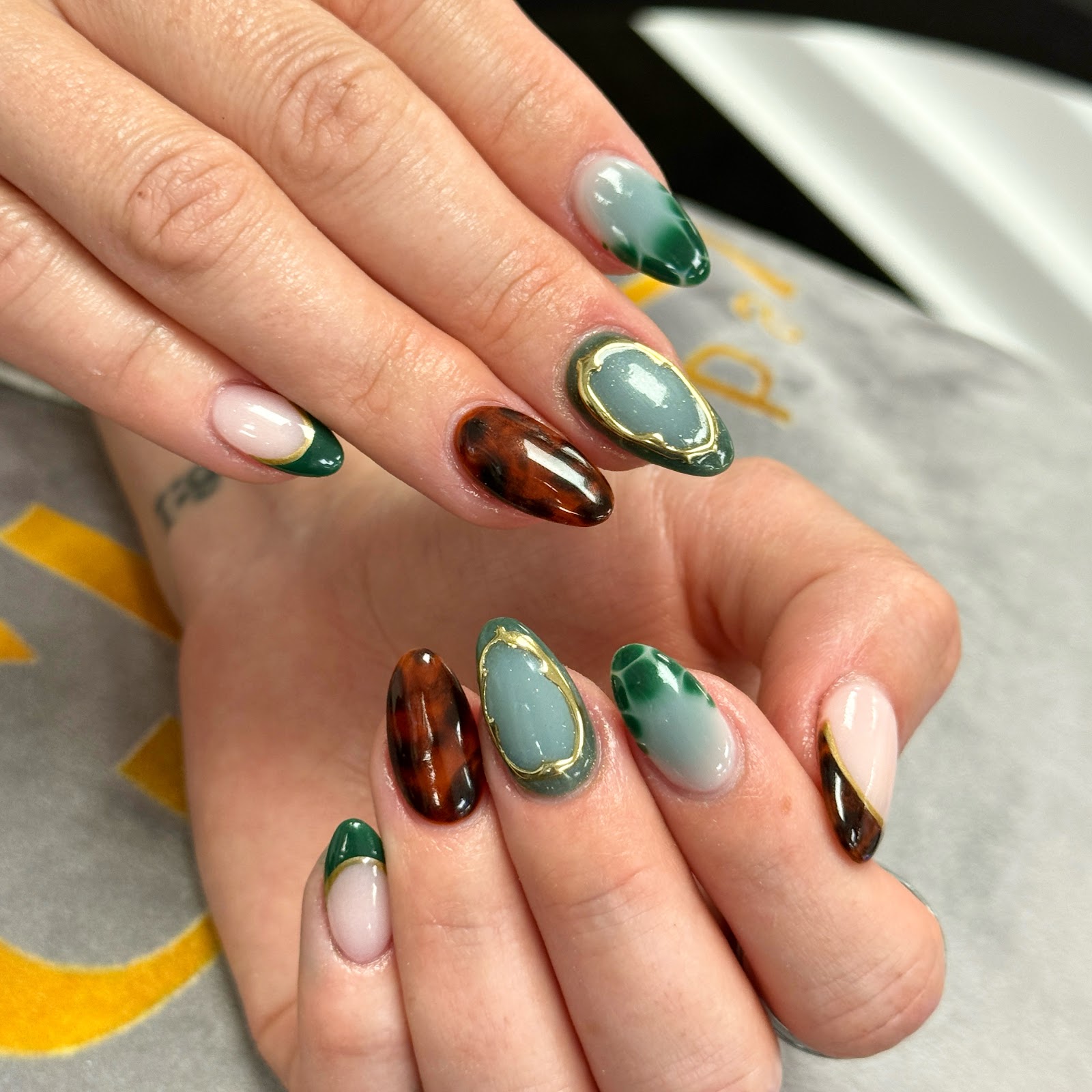 Glossy Nails Spa nail photo 4